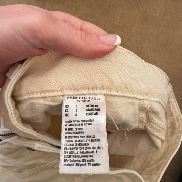 American Eagle Women's Cream Cargo Pants - Picture 3 of 3